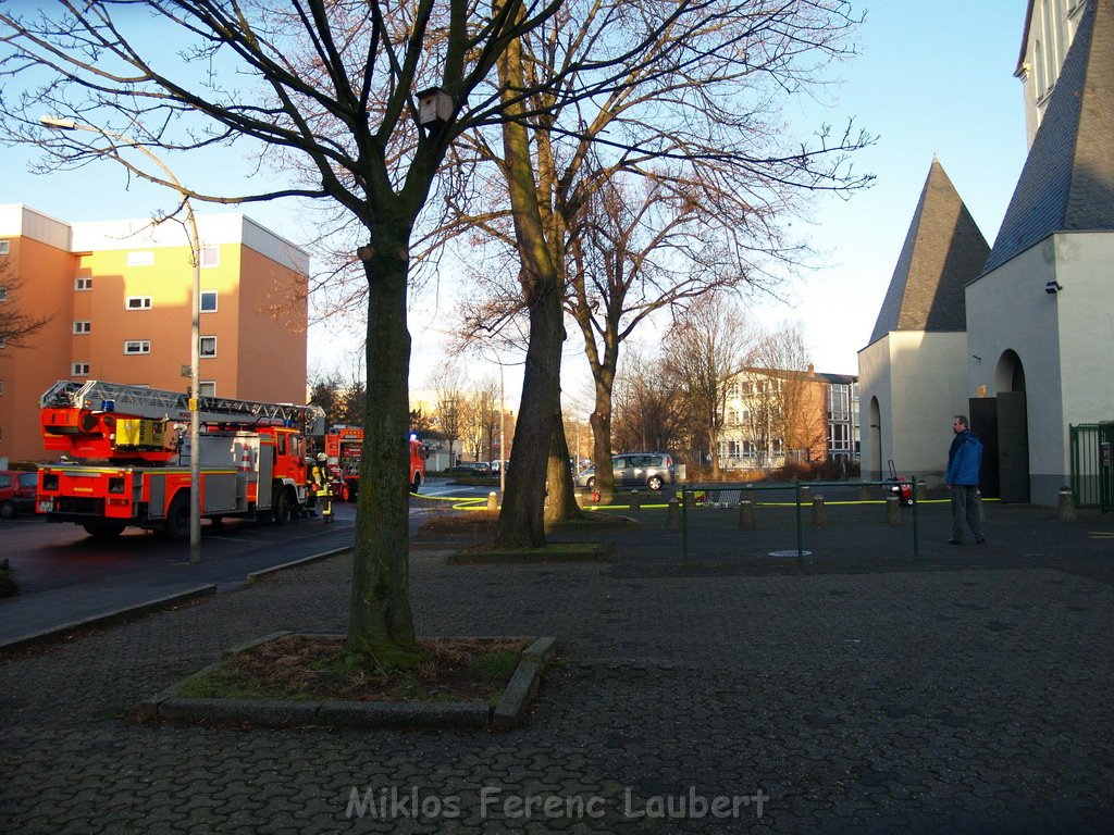 Brand in Kirche Koeln Muelheim Tiefenthalstr   P19.JPG